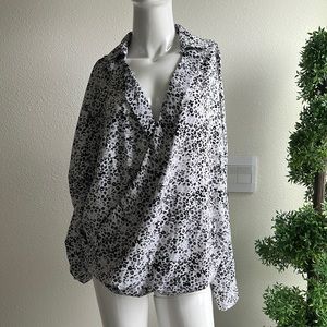 LaRok SHIRT TOP BLOUSE SIZE M NWT